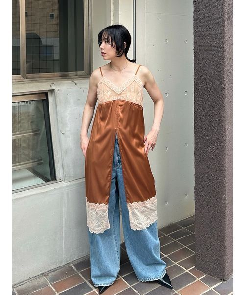 Henon.(ヘノン)の「レーススリップキャミワンピース(ワンピース・レディース・キャメル/ブラック・F)」の4枚目の写真
