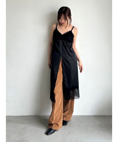 Henon.(ヘノン)の「レーススリップキャミワンピース(ワンピース・レディース・キャメル/ブラック・F)」の2枚目の写真