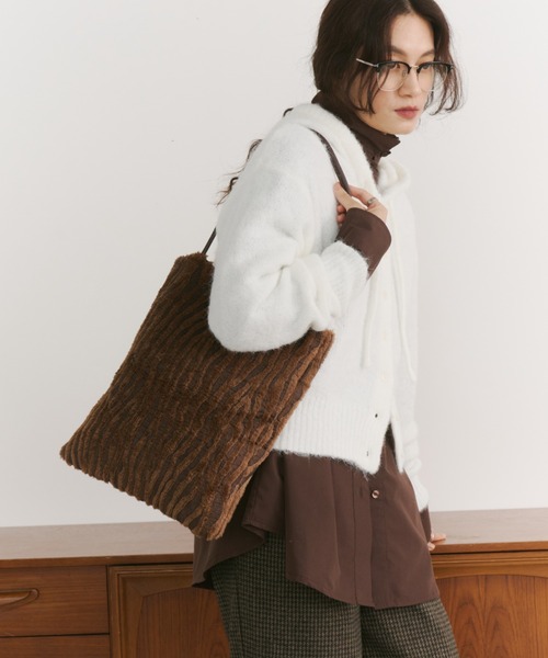ORDENA(オルディナ)の「ゼブラ柄ファートートBag(トートバッグ・レディース・ブラウン・FREE)」の2枚目の写真