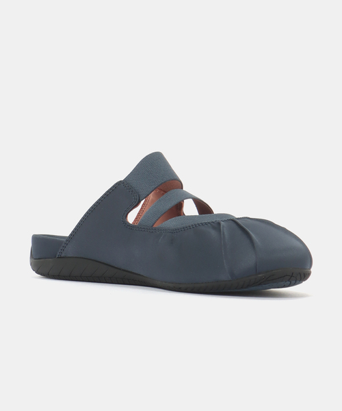 PUMA(プーマ)の「PUMA WOMENS SPEEDCAT MULE SATIN 409911-01(サンダル・レディース・ブルー系その他・23cm/24.5cm/24cm/23.5cm/25cm)」の2枚目の写真