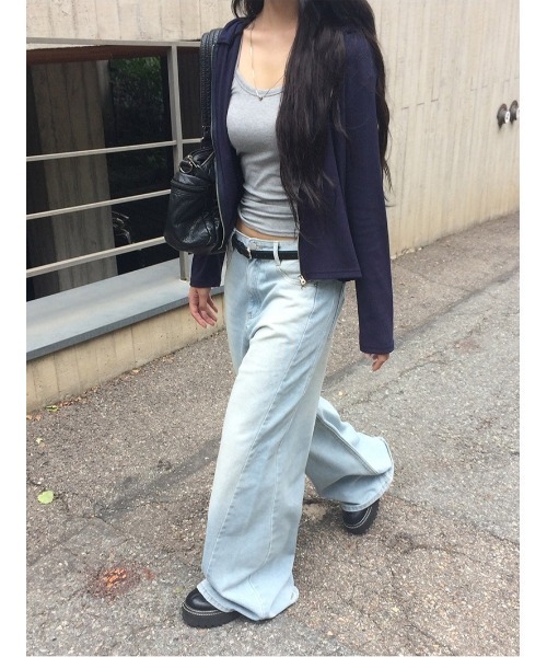 anyonemore(エニワンモア)の「ワイドウォッシングデニムロングパンツ(デニムパンツ・レディース・ライトブルー・SMALL/MEDIUM)」の12枚目の写真