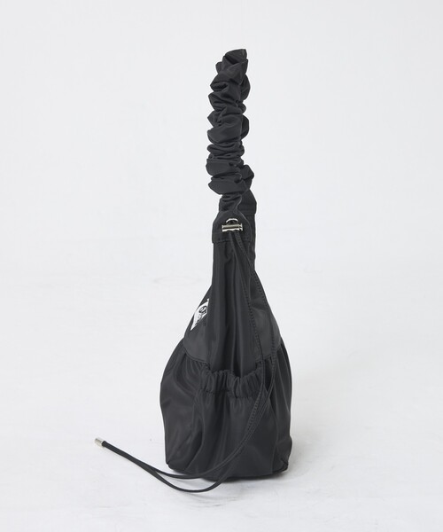 OUTDOOR PRODUCTS(アウトドアプロダクツ)の「【OUTDOOR PRODUCTS】Egg Shoulder Bag / エッグショルダーバッグ / ユニセックス(ショルダーバッグ・メンズ・ブラック/ブラウン・フリー)」の5枚目の写真