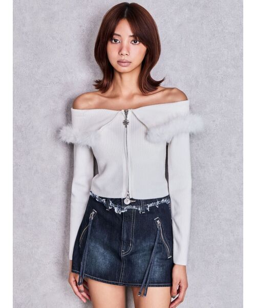 GYDA(ジェイダ)の「フロントZIPオフショルフェイクファーリブニットトップス(ニット/セーター・レディース・ベージュ/オフホワイト/ブラック・FREE)」の6枚目の写真