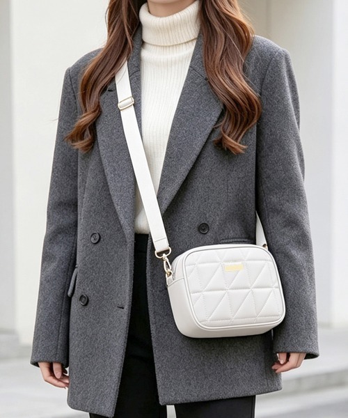 Miniministore(ミニミニストア)の「キルティング ミニショルダーバッグ 軽量(ショルダーバッグ・レディース・ブラック/ベージュ/ホワイト/ライトグレー・FREE)」の2枚目の写真