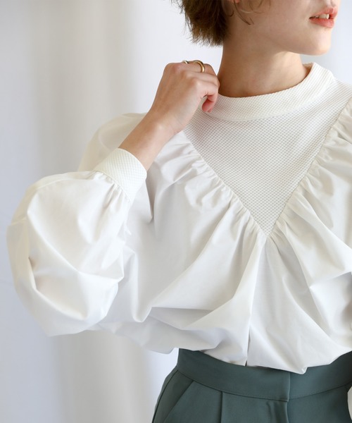 select MOCA（セレクトモカ）の「デコルテデザインボリュームスリーブボトルネックブラウス（シャツ/ブラウス・レディース・ブラック/アイボリー/ホワイト・FREE）」の15枚目の写真