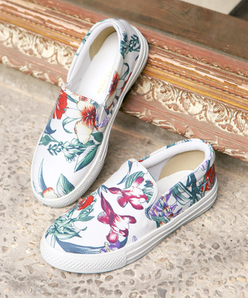 KOBE LETTUCE（コウベレタス）の「ベーシックスリッポンシューズ（スリッポン・レディース・グレー/ホワイト系その他2/ブラック/ホワイト/ホワイト系その他/ホワイト系その他3/ワイン/ブラック系その他2/グレー系その他/ブルー系その他2/イエロー系その他/ネイビー/イエロー/ブルー系その他/パイソン/ブラック系その他3/ブラック系その他/ピンク/レッド/シルバー/レオパード/シルバー系その他/チェック/ピンク系その他/ホワイト系その他4/ブルー系その他3/その他/その他1/ベージュ/ゼブラ/ブルー系その他4・L/M/S/LL）」の3枚目の写真