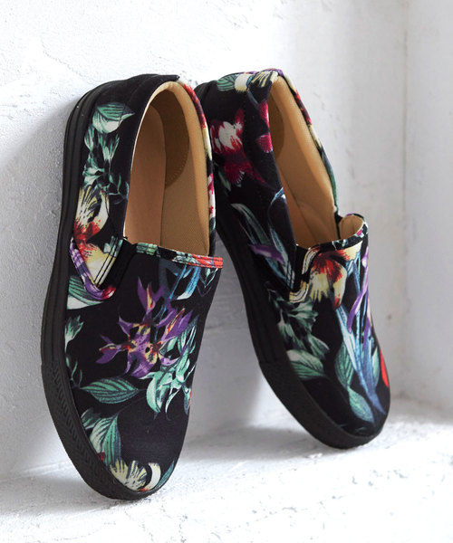 KOBE LETTUCE（コウベレタス）の「ベーシックスリッポンシューズ（スリッポン・レディース・グレー/ホワイト系その他2/ブラック/ホワイト/ホワイト系その他/ホワイト系その他3/ワイン/ブラック系その他2/グレー系その他/ブルー系その他2/イエロー系その他/ネイビー/イエロー/ブルー系その他/パイソン/ブラック系その他3/ブラック系その他/ピンク/レッド/シルバー/レオパード/シルバー系その他/チェック/ピンク系その他/ホワイト系その他4/ブルー系その他3/その他/その他1/ベージュ/ゼブラ/ブルー系その他4・L/M/S/LL）」の8枚目の写真