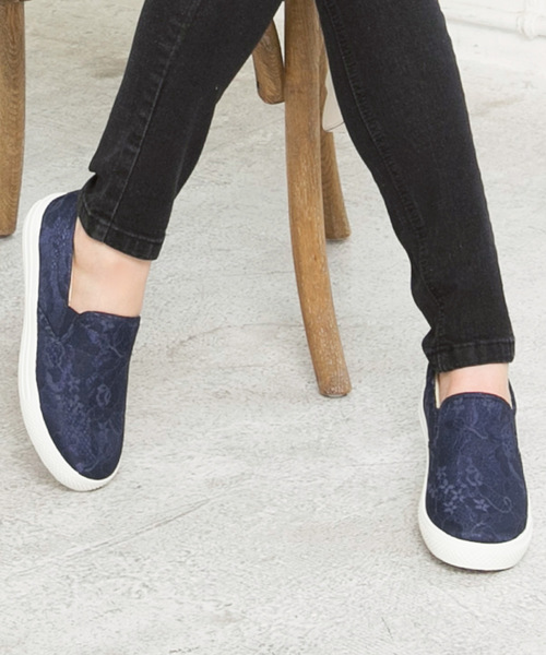 KOBE LETTUCE（コウベレタス）の「ベーシックスリッポンシューズ（スリッポン・レディース・グレー/ホワイト系その他2/ブラック/ホワイト/ホワイト系その他/ホワイト系その他3/ワイン/ブラック系その他2/グレー系その他/ブルー系その他2/イエロー系その他/ネイビー/イエロー/ブルー系その他/パイソン/ブラック系その他3/ブラック系その他/ピンク/レッド/シルバー/レオパード/シルバー系その他/チェック/ピンク系その他/ホワイト系その他4/ブルー系その他3/その他/その他1/ベージュ/ゼブラ/ブルー系その他4・L/M/S/LL）」の17枚目の写真