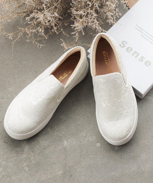 KOBE LETTUCE（コウベレタス）の「ベーシックスリッポンシューズ（スリッポン・レディース・グレー/ホワイト系その他2/ブラック/ホワイト/ホワイト系その他/ホワイト系その他3/ワイン/ブラック系その他2/グレー系その他/ブルー系その他2/イエロー系その他/ネイビー/イエロー/ブルー系その他/パイソン/ブラック系その他3/ブラック系その他/ピンク/レッド/シルバー/レオパード/シルバー系その他/チェック/ピンク系その他/ホワイト系その他4/ブルー系その他3/その他/その他1/ベージュ/ゼブラ/ブルー系その他4・L/M/S/LL）」の6枚目の写真