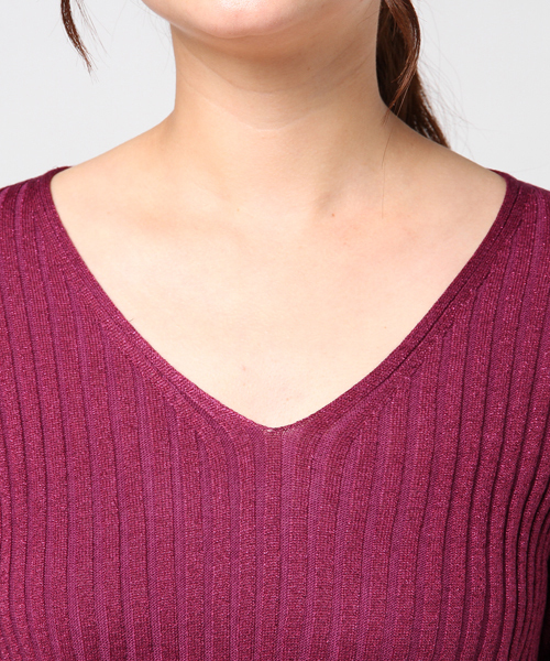 natural couture(ナチュラルクチュール)の「Vネックラメリブニット(ニット/セーター・レディース・グリーン/ブラック/イエロー/ピンク・FREE)」の7枚目の写真