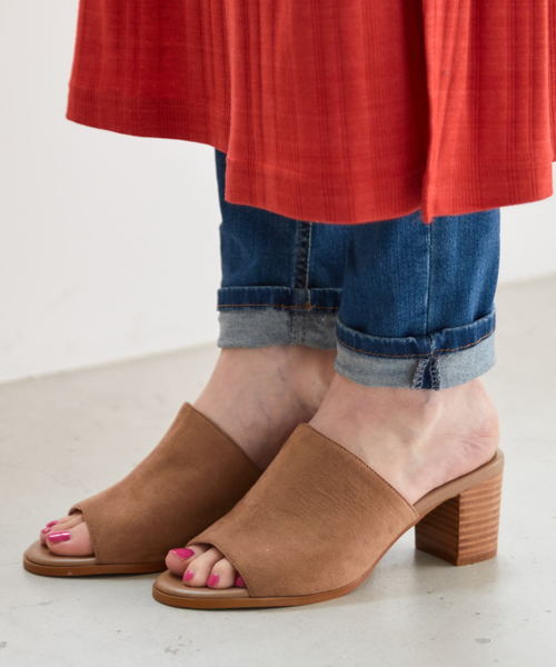 WA ORiental TRaffic（ダブルエーオリエンタルトラフィック）の「春夏★スエードミュールサンダル★8656（サンダル・レディース・ベージュ/レッド/ブラック・L/LL/M/S/3L/SS）」の2枚目の写真