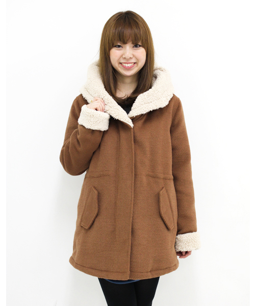 mystic（ミスティック）の「BIGフードボアコート（その他アウター・レディース・ブラック/キャメル/ベージュ・ﾌﾘ-）」の3枚目の写真