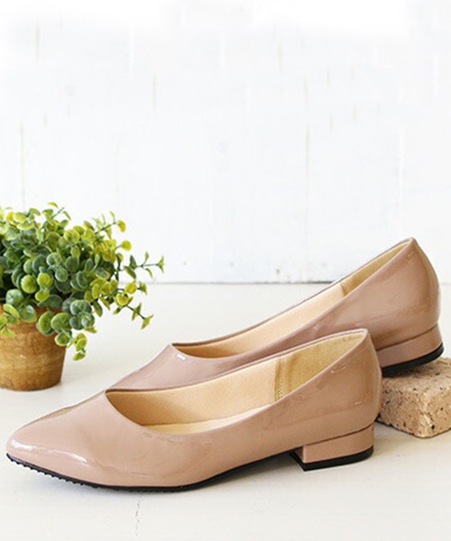 menue（メヌエ）の「ポインテッドトゥ レイン パンプス（パンプス・レディース・レッド/ピンクベージュ/ブラック/ベージュ/グレー/その他/ナチュラル/ブラック系その他/ピンク系その他/シルバー/ホワイト/グレイッシュベージュ/ブラック系その他2/パイソン・34/36/40/41/35/38/39/37）」の9枚目の写真