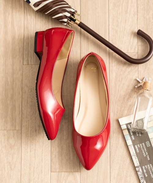 menue（メヌエ）の「ポインテッドトゥ レイン パンプス（パンプス・レディース・レッド/ピンクベージュ/ブラック/ベージュ/グレー/その他/ナチュラル/ブラック系その他/ピンク系その他/シルバー/ホワイト/グレイッシュベージュ/ブラック系その他2/パイソン・34/36/40/41/35/38/39/37）」の11枚目の写真