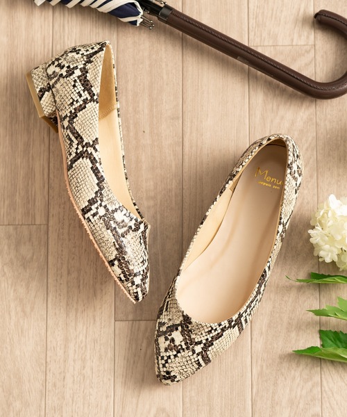 menue（メヌエ）の「ポインテッドトゥ レイン パンプス（パンプス・レディース・レッド/ピンクベージュ/ブラック/ベージュ/グレー/その他/ナチュラル/ブラック系その他/ピンク系その他/シルバー/ホワイト/グレイッシュベージュ/ブラック系その他2/パイソン・34/36/40/41/35/38/39/37）」の14枚目の写真