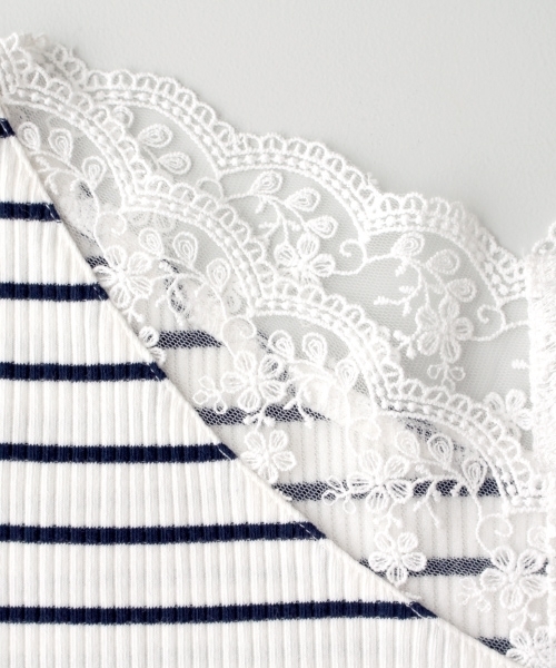 PAGEBOY（ページボーイ）の「【WEB限定】スカラップレーストップス（Tシャツ/カットソー・レディース・ベージュ/ブルー系その他/オフホワイト/ブラック/レッド系その他/ブラック系その他・FREE）」の16枚目の写真