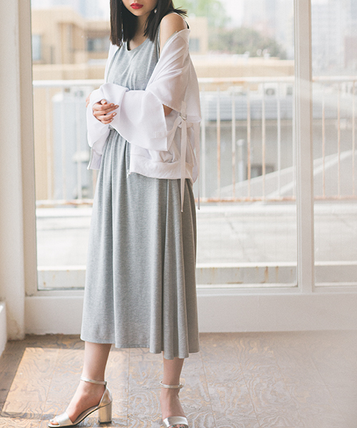 VENCEEXCHANGE（ヴァンスエクスチェンジ）の「バックレースアップカットワンピース（ワンピース・レディース・ライトグレー/ブラック・M）」の6枚目の写真