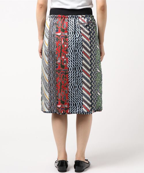 CARVEN（カルヴェン）の「81 PATHWORKPRT SHANTUNG SILK SKIRT 