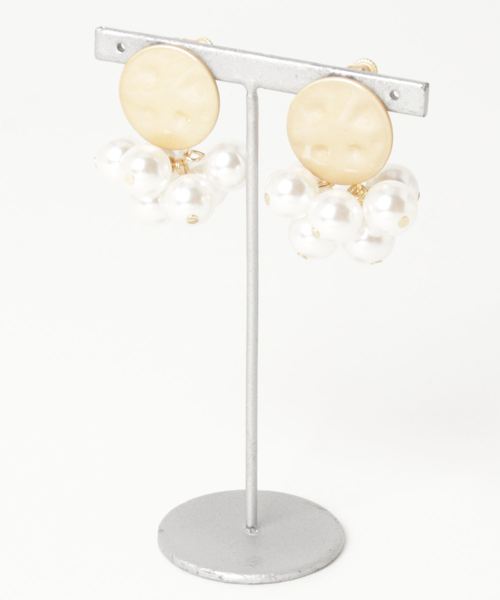 Fun & Daily（ファンアンドデイリー）の「サークルメタル＆パールドロップイヤリング（イヤリング・レディース・ゴールド・FREE）」の3枚目の写真