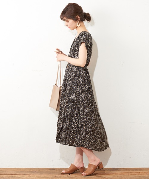 natural couture（ナチュラルクチュール）の「お上品サイドプリーツワンピース（ワンピース・レディース・ブラック/ベージュ/ブルー系その他/ライトパープル/イエロー系その他・FREE）」の4枚目の写真