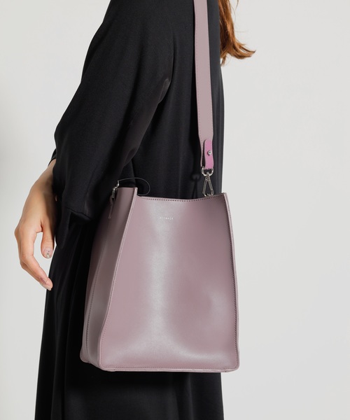 LADYMADE（レディメイド）の「2WAYバイカラーレザーショルダーバッグ（ショルダーバッグ・レディース・ブラック/パープル/アイボリー・FREE）」の3枚目の写真