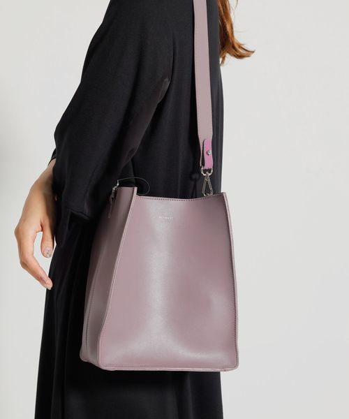 LADYMADE（レディメイド）の「2WAYバイカラーレザーショルダーバッグ（ショルダーバッグ・レディース・ブラック/パープル/アイボリー・FREE）」の5枚目の写真