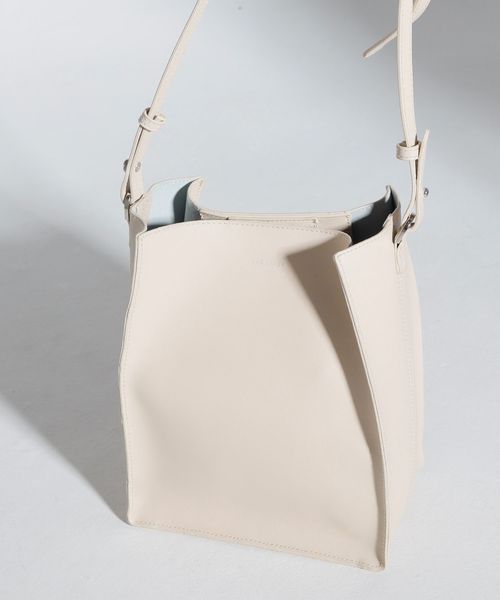 LADYMADE（レディメイド）の「2WAYバイカラーレザーショルダーバッグ（ショルダーバッグ・レディース・ブラック/パープル/アイボリー・FREE）」の13枚目の写真