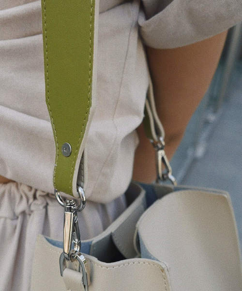 LADYMADE（レディメイド）の「2WAYバイカラーレザーショルダーバッグ（ショルダーバッグ・レディース・ブラック/パープル/アイボリー・FREE）」の16枚目の写真