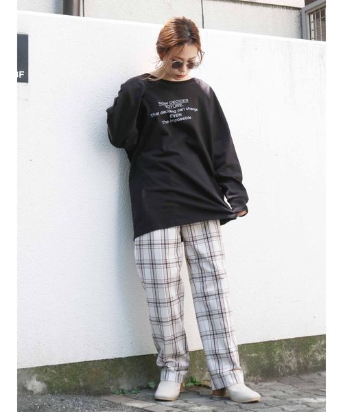 Ungrid(アングリッド)の「チェックテーパードパンツ(その他パンツ・レディース・アイボリー/モカ・SMALL/MEDIUM)」の4枚目の写真