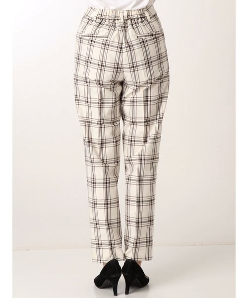 Ungrid(アングリッド)の「チェックテーパードパンツ(その他パンツ・レディース・アイボリー/モカ・SMALL/MEDIUM)」の11枚目の写真
