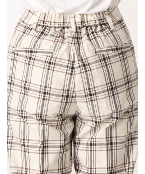 Ungrid(アングリッド)の「チェックテーパードパンツ(その他パンツ・レディース・アイボリー/モカ・SMALL/MEDIUM)」の9枚目の写真