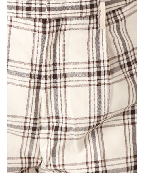 Ungrid(アングリッド)の「チェックテーパードパンツ(その他パンツ・レディース・アイボリー/モカ・SMALL/MEDIUM)」の15枚目の写真