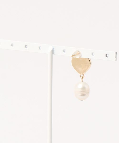 flower（フラワー）の「プレートパールピアス（ピアス（片耳用）・レディース・ブラック・FREE）」の2枚目の写真