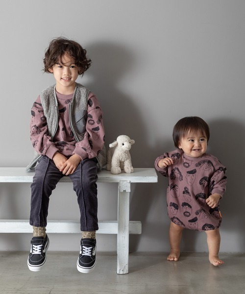 MAKE YOUR DAY(メイクユアデイ)の「いろんな顔総柄裏毛トレーナー■80~140cm(スウェット・キッズ・ベージュ/パープル/カーキ・90/100/110/120/80/130/140)」の9枚目の写真