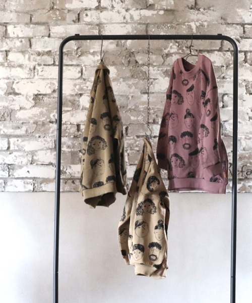 MAKE YOUR DAY(メイクユアデイ)の「いろんな顔総柄裏毛トレーナー■80~140cm(スウェット・キッズ・ベージュ/パープル/カーキ・90/100/110/120/80/130/140)」の20枚目の写真