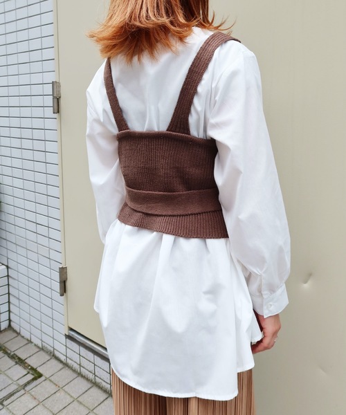 Riberry(リベリー)の「Vネックビスチェ(ベスト・レディース・ブラック/モカ/グレイッシュベージュ・MEDIUM)」の10枚目の写真