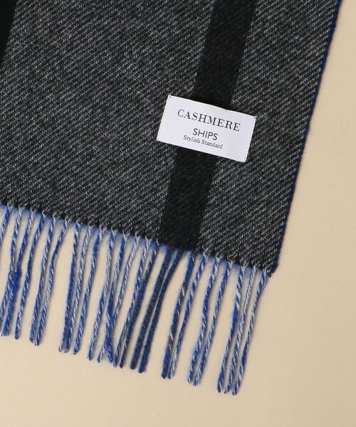 SHIPS(シップス)の「SHIPS: カシミヤ ダブルフェイス チェック リバーシブルマフラー(マフラー・メンズ・ライトグレー/ネイビー/レッド/グレー・ONE SIZE)」の14枚目の写真