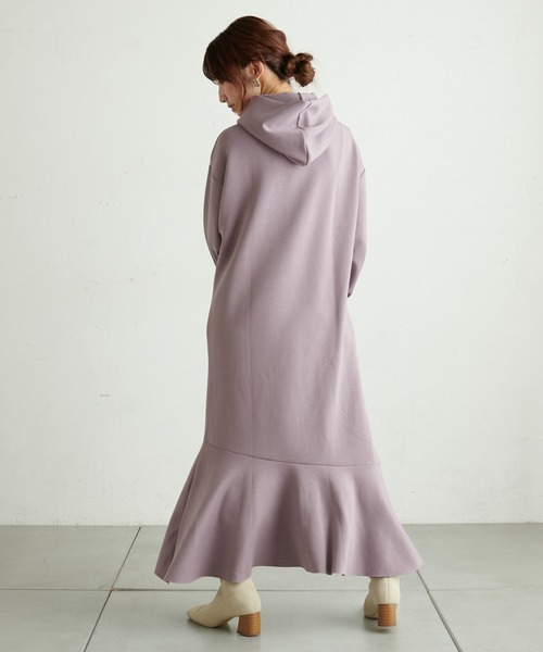 natural couture(ナチュラルクチュール)の「【WEB限定】ダンボールニットフードワンピース Mサイズ(ワンピース・レディース・ブラック/ブラウン/カーキ/ピンク/ライトベージュ・MEDIUM)」の15枚目の写真