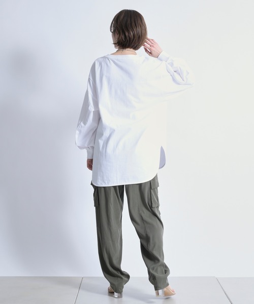 DouDou（ドゥドゥ）の「袖タックボリュームT（Tシャツ/カットソー・レディース・チャコールグレー/オフホワイト/ライトグレー・FREE）」の12枚目の写真