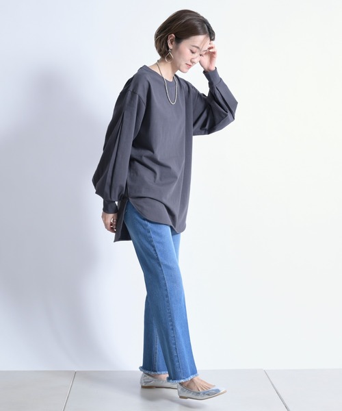 DouDou（ドゥドゥ）の「袖タックボリュームT（Tシャツ/カットソー・レディース・チャコールグレー/オフホワイト/ライトグレー・FREE）」の4枚目の写真