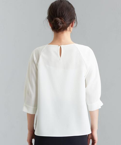 green label relaxing（グリーンレーベルリラクシング）の「[ 手洗い可能 / サラフール ]D ソデ タック ブラウス -JPPSBO ◇No09◇（シャツ/ブラウス・レディース・オフホワイト/ネイビー/ベージュ/ライトグレー・FREE）」の9枚目の写真