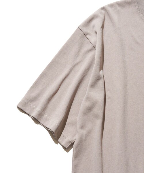 J.PRESS YORK STREET（ジェイプレスヨークストリート）の「【UNISEX】ロゴプリント Tシャツ（Tシャツ/カットソー・メンズ・ホワイト系/ブラック系/ベージュ系/ネイビー系・SMALL/MEDIUM/LARGE/X-LARGE）」の7枚目の写真