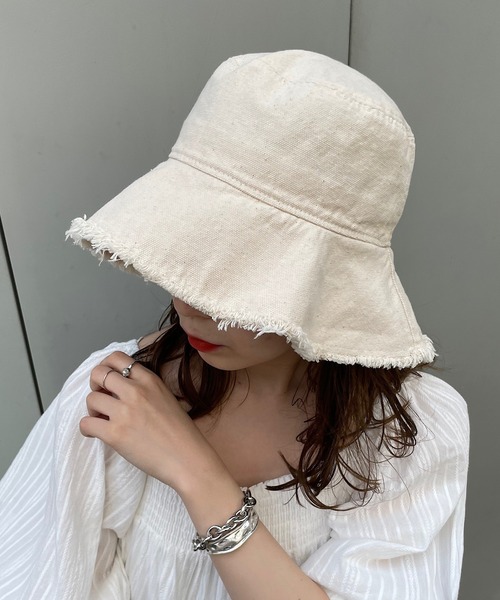 Chico(チコ)の「【新色追加】キャンバスフリンジバケットハット(ハット・レディース・ブラック/ライトベージュ/ホワイト/ブラウン・FREE)」の7枚目の写真