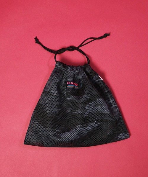 H.A.N.D.（エイチエーエヌディー）の「[H.A.N.D. / エイチエーエヌディー]　US CAMOUFLAGE SHOULDER BAG（ショルダーバッグ・メンズ・ネイビー/オリーブ・FREE）」の4枚目の写真