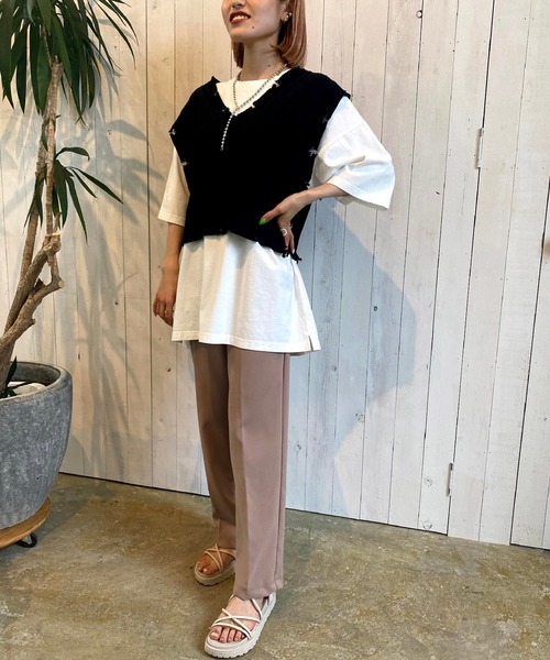 SPINNS(スピンズ)の「ダメージデザインショート丈ベスト(ベスト・レディース・ダークブルー/ライトベージュ/ブラック・ONESIZE)」の20枚目の写真