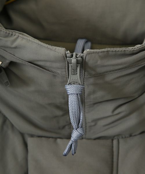 marka（マーカ）の「marka / マーカ：DOWN PARKA TYPE-1 - recycle nylon tusser -：M21C-19BL01C[COR]（ダウンジャケット/コート・メンズ・グリーン系その他/ブラック・2/1）」の3枚目の写真