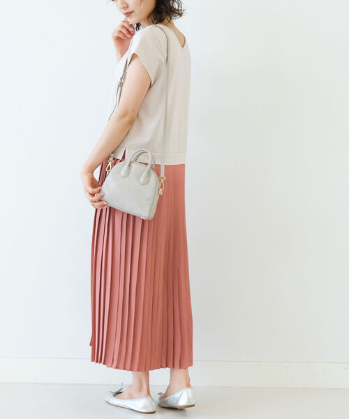 B:MING by BEAMS（ビーミングバイビームス）の「B:MING by BEAMS / 2WAY プリーツ ワンピース（ワンピース・レディース・ブラック/ベージュ/オフホワイト・ONE SIZE）」の3枚目の写真