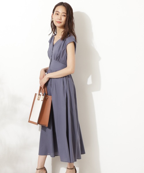 N.（N. Natural Beauty Basic）（エヌエヌナチュラルビューティーベーシック）の「Vネックギャザーワンピース（ワンピース・レディース・ブラック/ブラウン/グリーン/ブルー系その他・SMALL/MEDIUM）」の8枚目の写真