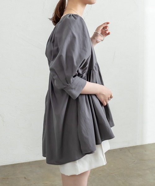 mystic(ミスティック)の「スクエアパフチュニック(シャツ/ブラウス・レディース・オフホワイト/チャコールグレー/バーガンディー・FREE)」の15枚目の写真