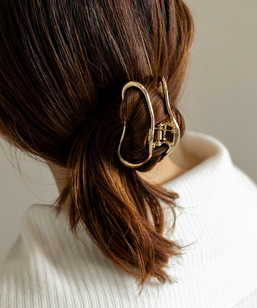 SMELLY（スメリー）の「メタルフレームバンス（バレッタ/ヘアクリップ・レディース・ゴールド・-）」の6枚目の写真